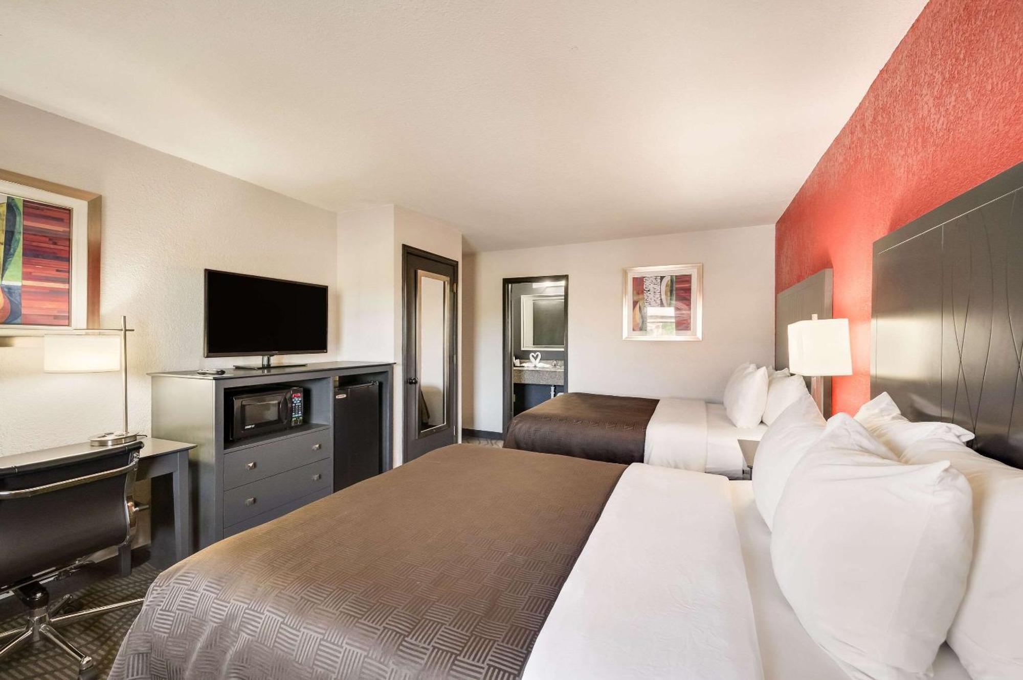 Clarion Inn & Suites Russellville I-40 Zewnętrze zdjęcie