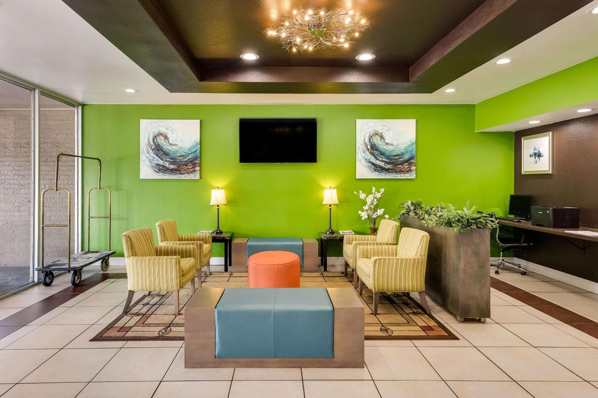 Clarion Inn & Suites Russellville I-40 Zewnętrze zdjęcie