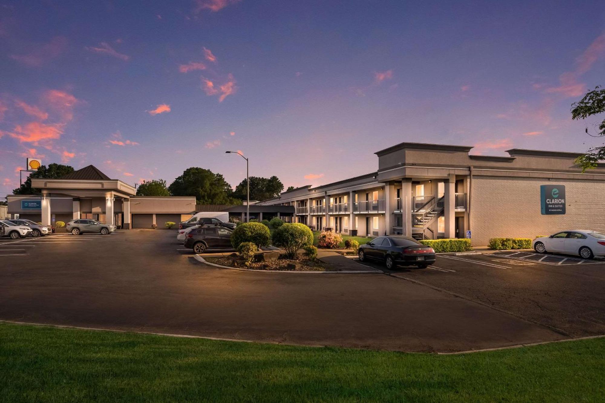Clarion Inn & Suites Russellville I-40 Zewnętrze zdjęcie